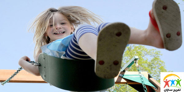 رعایت اصول ایمنی کودک حین تاب بازی کردن