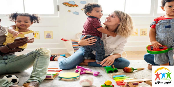 تجهیزات خانه بازی و بازی کردن با کودکان